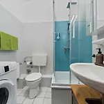 Up To 4 People Center Water Netflix Apart Otel Wilhelmshaven