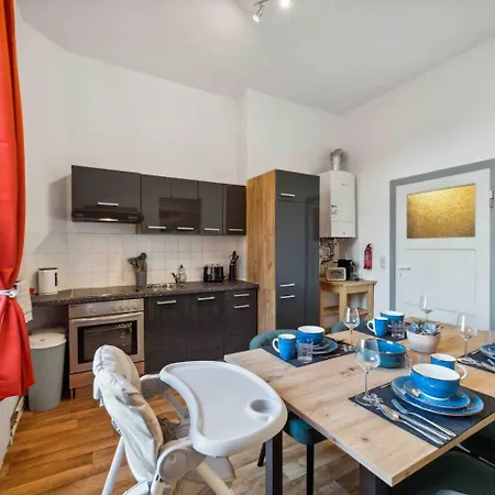 Aparthotel Up To 4 People Center Water Netflix