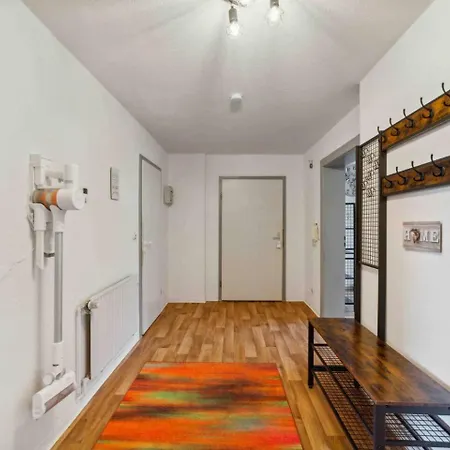 Up To 4 People Center Water Netflix Aparthotel
